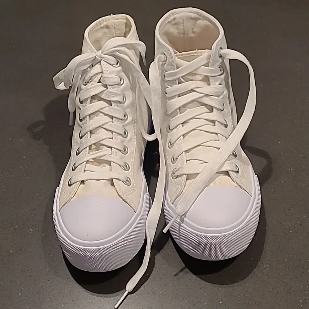 ZY sz 6M  womens high top upper canvas, sole rubber Sneakers